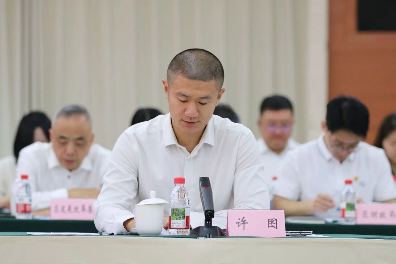 五四·两江青年座谈会｜许图：从父辈作坊到前沿科技 两代青年接力锻造“中国芯”